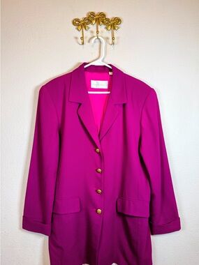 Dana Buchman Sangria Blazer Jacket with Four Gold Buttons. 100% Wool. Size 14W